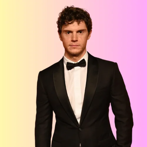 Evan Peters 